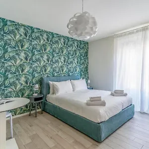 https://italianway-the-b-village-new.italymilanhotels.net